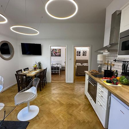 Karlin Balcony Apartment Praga Zewnętrze zdjęcie