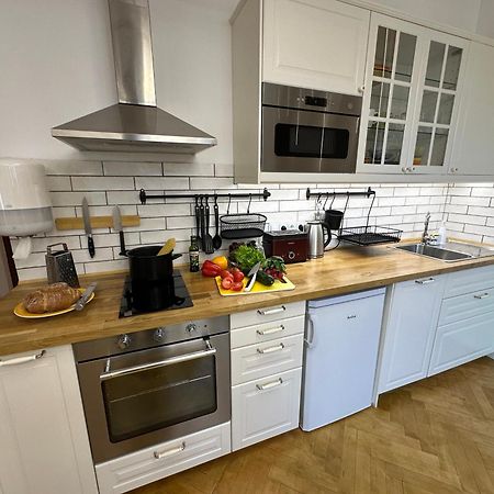 Karlin Balcony Apartment Praga Zewnętrze zdjęcie