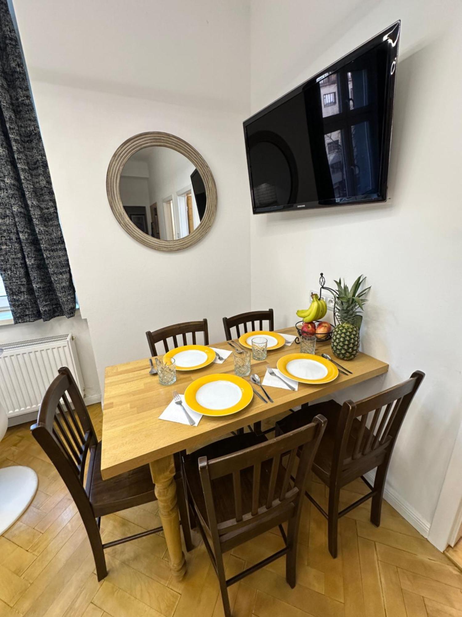 Karlin Balcony Apartment Praga Zewnętrze zdjęcie