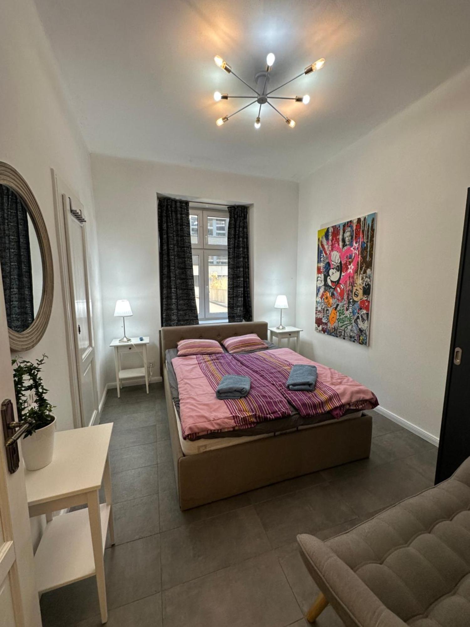 Karlin Balcony Apartment Praga Zewnętrze zdjęcie