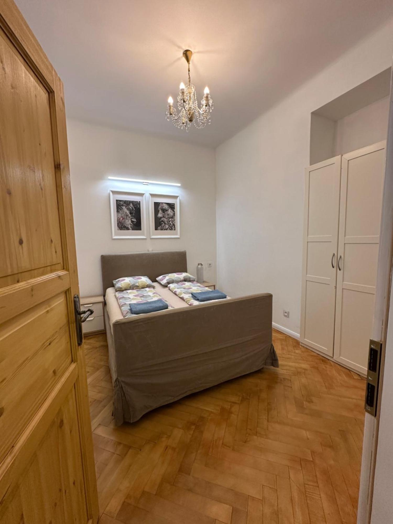 Karlin Balcony Apartment Praga Zewnętrze zdjęcie