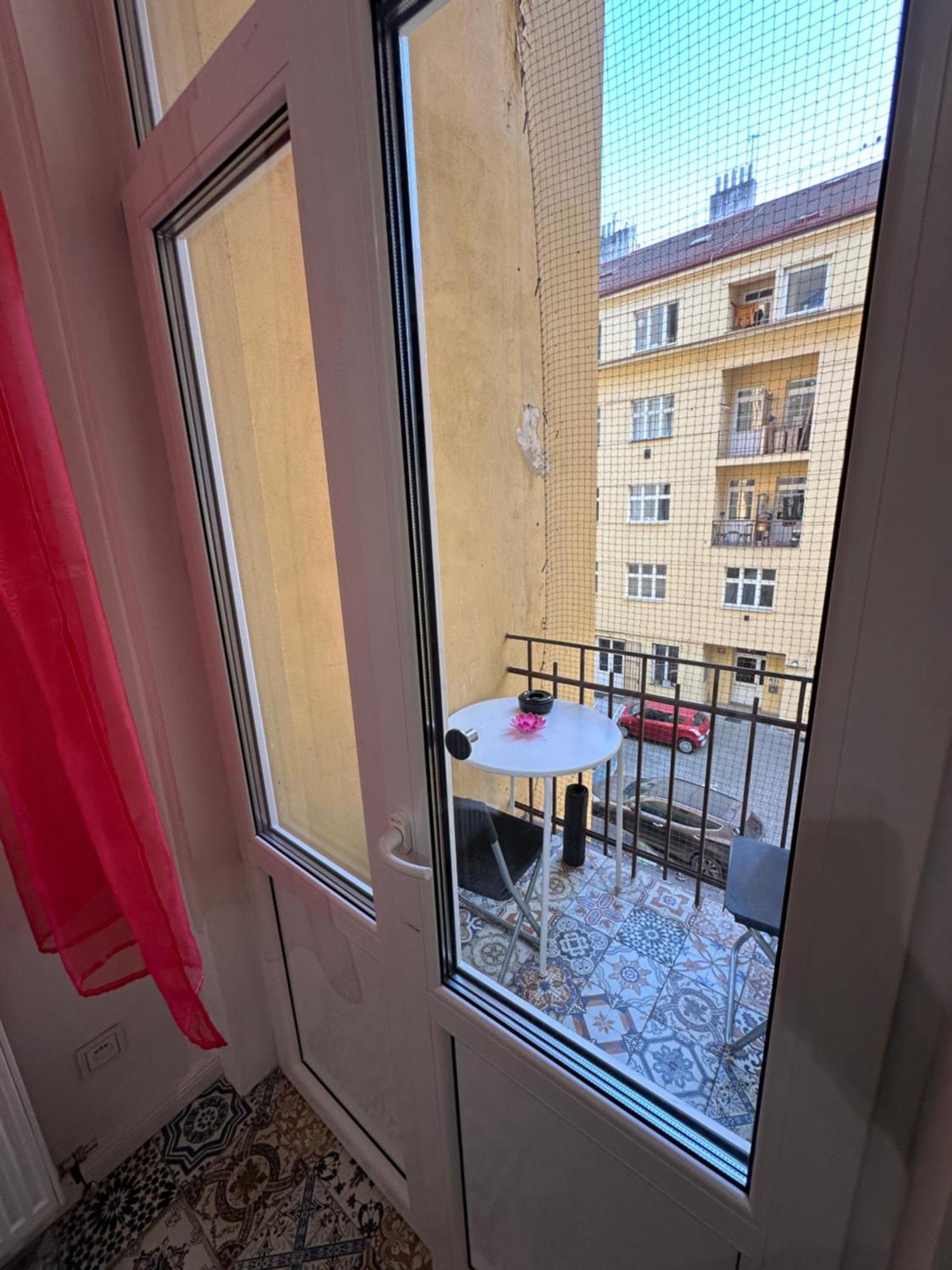 Karlin Balcony Apartment Praga Zewnętrze zdjęcie