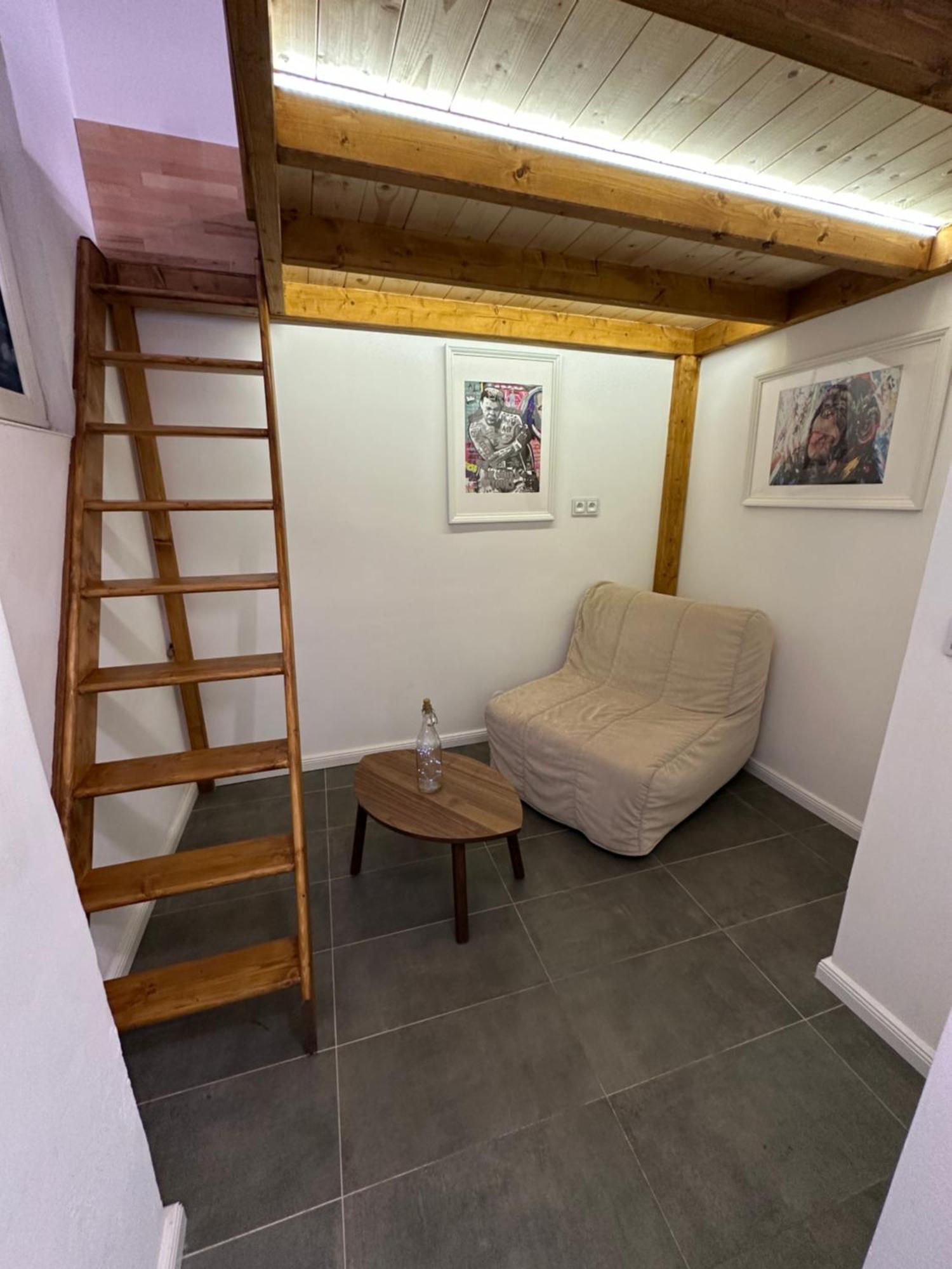 Karlin Balcony Apartment Praga Zewnętrze zdjęcie